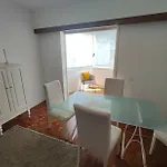 Carcavelos, Cozy 3 Bedroom In Cascais