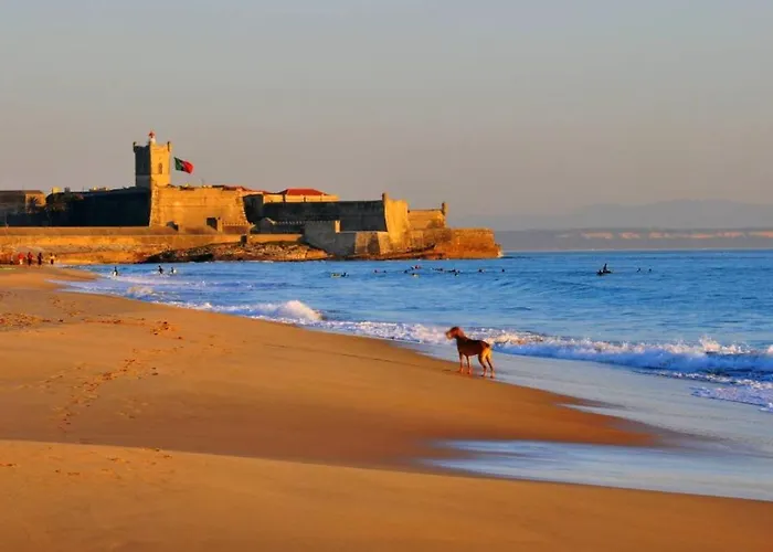 Carcavelos, Cozy 3 Bedroom In Cascais *