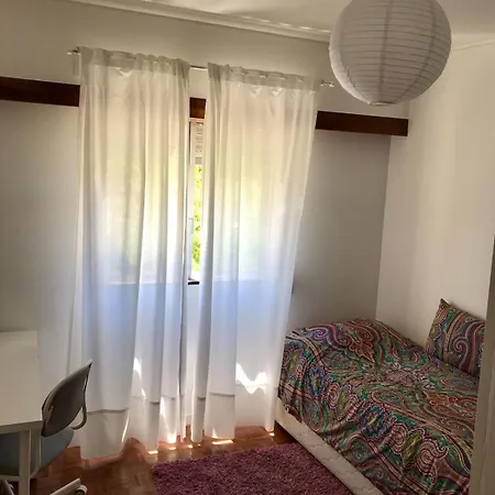 Carcavelos, Cozy 3 Bedroom In Cascais Daire *