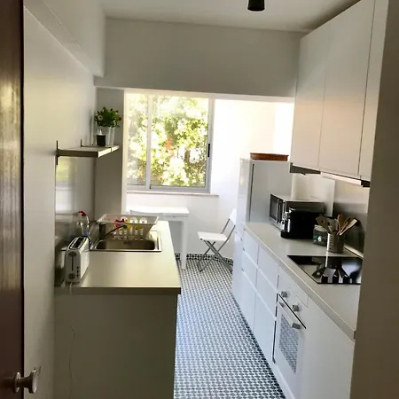 Carcavelos, Cozy 3 Bedroom In Cascais *