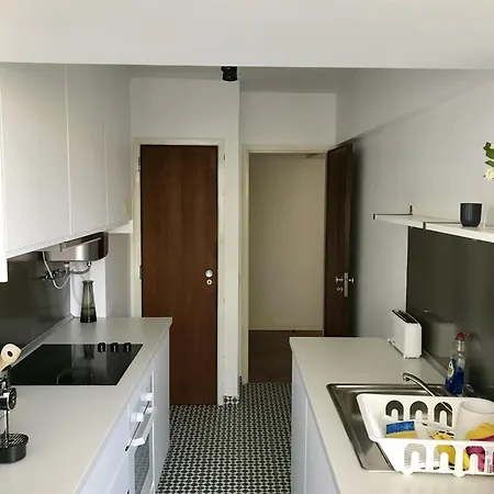 Daire Carcavelos, Cozy 3 Bedroom In Cascais *