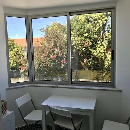 Carcavelos, Cozy 3 Bedroom In Cascais
