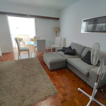 Carcavelos, Cozy 3 Bedroom In Cascais Апартаменты