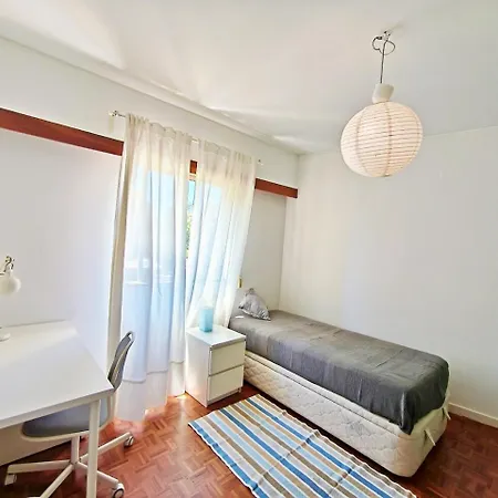 Carcavelos, Cozy 3 Bedroom In Cascais Каркавелуш