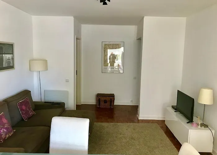 Carcavelos, Cozy 3 Bedroom In Cascais Apartman *