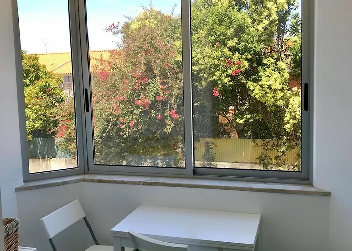 Carcavelos, Cozy 3 Bedroom In Cascais