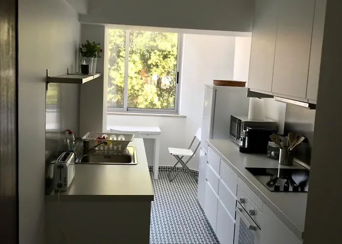 Carcavelos, Cozy 3 Bedroom In Cascais Apartman *