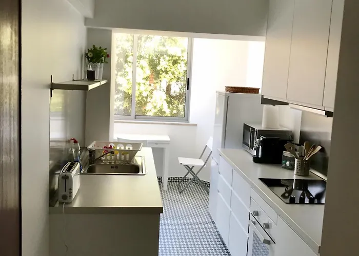 Carcavelos, Cozy 3 Bedroom In Cascais * Carcavelos