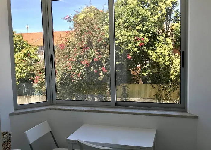 Carcavelos, Cozy 3 Bedroom In Cascais